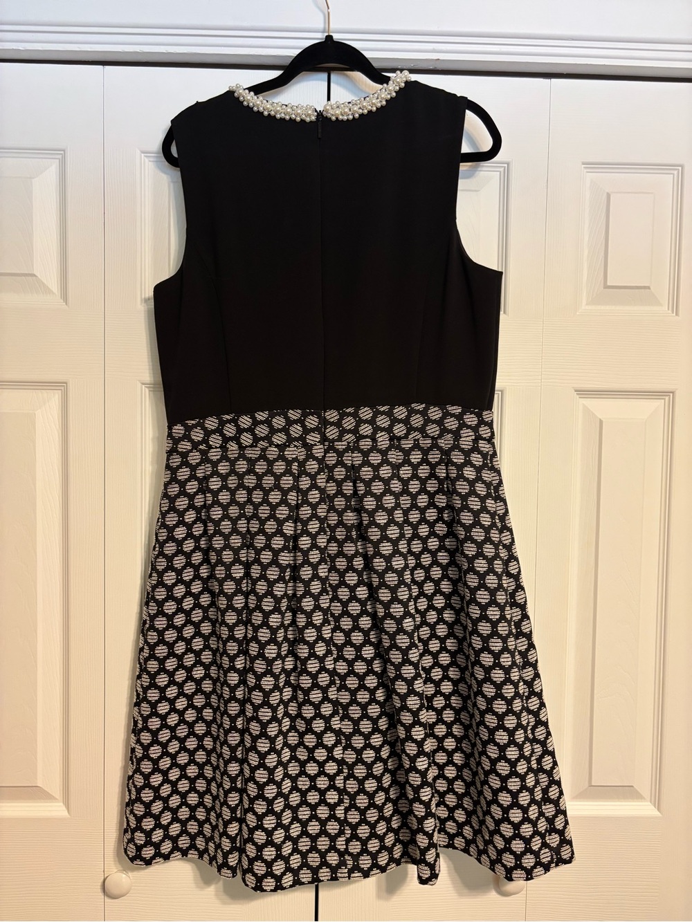 Sleeveless Black & White Pearl Collar Fit-and-Flare Dress